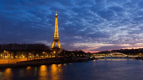 Eiffel Tower Sunset HD desktop wallpaper : Widescreen : High Definition : Fullscreen