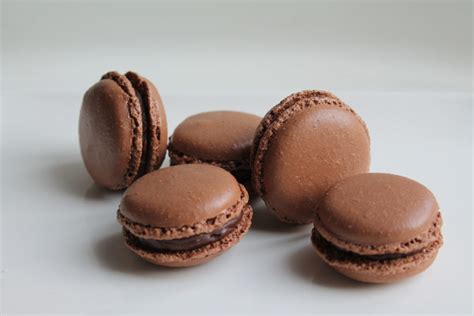 MACARONS AU CHOCOLAT - LYG