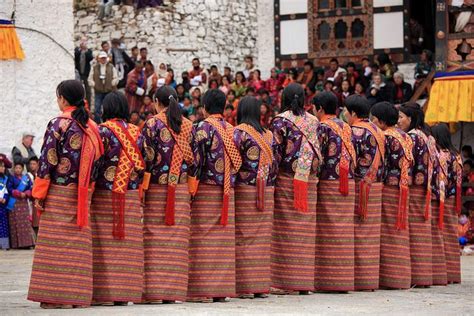 Paro festival,Paro,Bhutan Holi, Paros, Himalayan, Southeast Asia, Nepal, Festivals, Indian ...