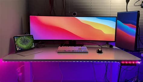 Think you're productive? Go split-screen ultrawide +1 on the side [Setups] | Cult of Mac