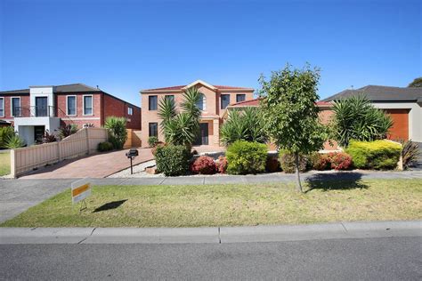 Narre Warren South VIC 3805 - 5 beds house for Sale, $750,000 - $825,000 - 2014805830 | Domain