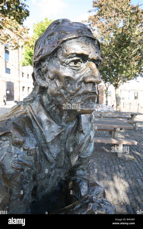 Statue john cabot bristol hi-res stock photography and images - Alamy