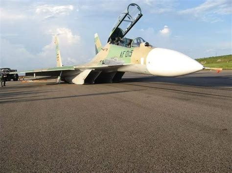 PHOTO Sukhoi Su-30MK2 crash lands at Entebbe International Airport, Uganda @africaken1 ...