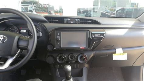 Hilux SR 2021 interior 2da parte - YouTube