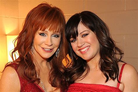 Kelly Clarkson Says Mom-in-Law Reba McEntire Is a Mentor, Too