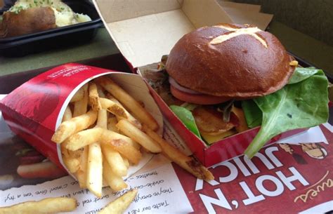 Review: Wendy’s pretzel burger is almost gourmet | WordsByNowak