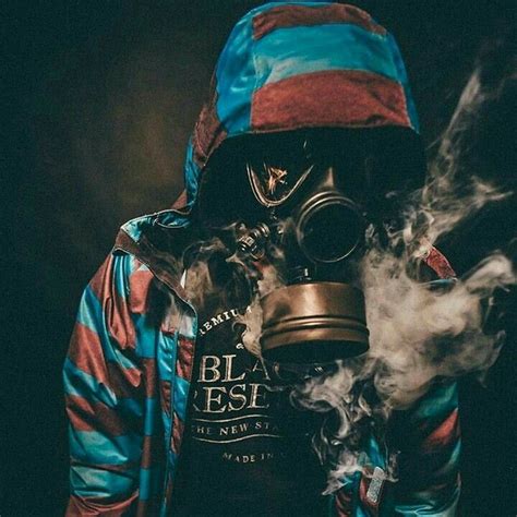 Gas mask Smoke Photography, Portrait Photography Poses, Urban Photography, Mask Photography ...