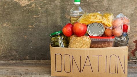 Food Banks: What Should I Donate? | Ochsner Health