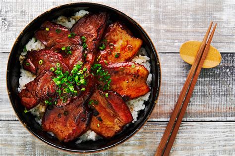 Japanese Pork Bowl Recipe (十勝豚丼 - Tokachi Butadon)