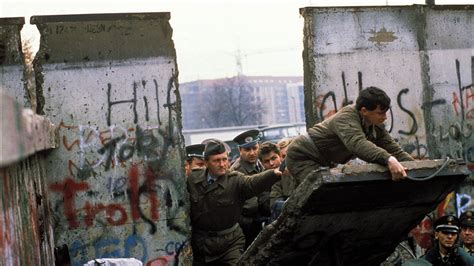 How West and East German views compare 30 years after fall of Berlin Wall | Pew Research Center