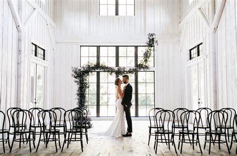 Fashion-Forward Wedding Inspiration at Spain Ranch's Black Barn | Green ...