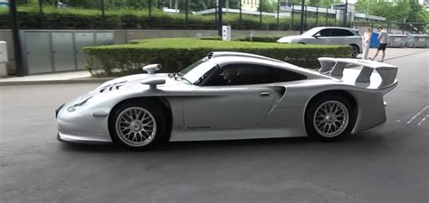 Super Rare Porsche 911 GT1 Strassenversion Drives Out of the Museum, Goes for a Joyride ...