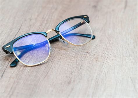 Benefits of Wearing Blue Light Blocking Glasses | iSight Optometry