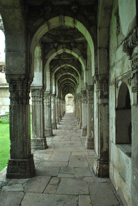 CHAMPANER: THE ABANDONED CAPITAL