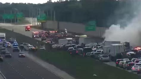 Plane crash on Florida interstate leaves at least 2 dead: sheriff's ...