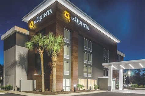 La Quinta Inn & Suites by Wyndham Myrtle Beach - N Kings Hwy | Myrtle Beach, SC Hotels