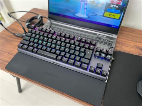 ゲーミングノートPCで外付けゲーミングキーボード！デスク＆居間〜2つのFortniteプレイスタイル – Akatsuki Games