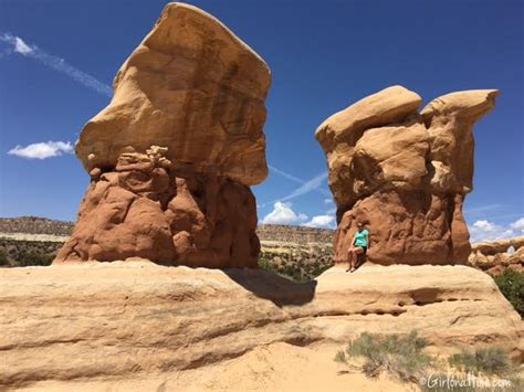 Devil's Garden, Metate Arch - Girl on a Hike