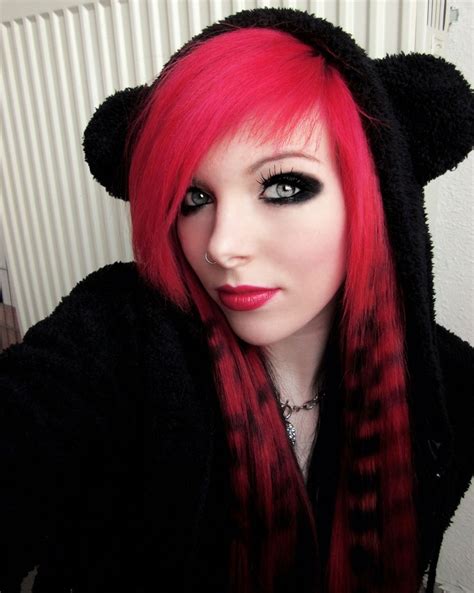 Emo Hairstyles For Girls - Get an Edgy Hairstyle to Stand Out Among the Rest! - Top and Trend ...