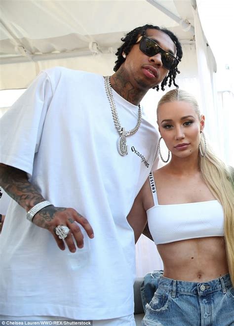 Iggy Azalea poses with new 'boyfriend' Tyga at Rihanna's Fenty party | Daily Mail Online