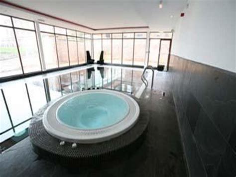 Best Price on Ramada Park Hall Hotel and Spa Wolverhampton in Wolverhampton + Reviews!