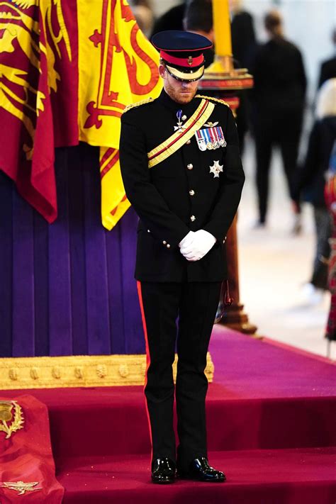 Prince Harry Wears Military Uniform at Queen's Vigil: Photos