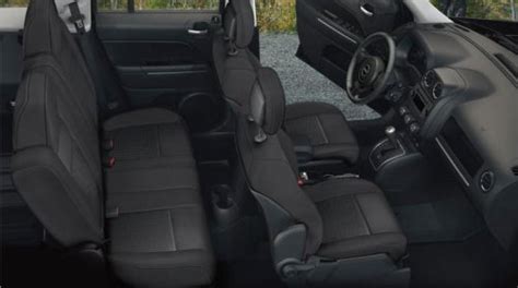 The interior of the 2012 Jeep Compass Latitude 4x4