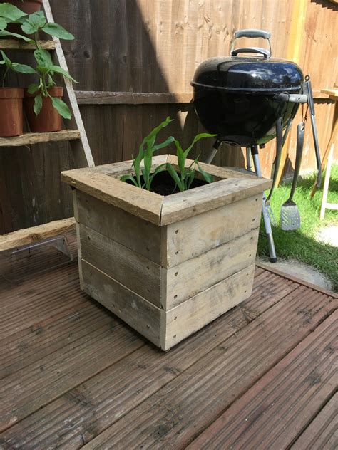 Pallet Wood Planter Plans