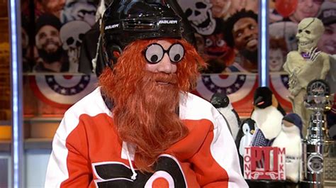Flyers Mascot Gritty Has Minor Freak-out on Halloween – NBC10 Philadelphia