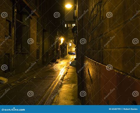 Scary Dark Alleyway At Night Royalty Free Stock Images - Image: 6548799