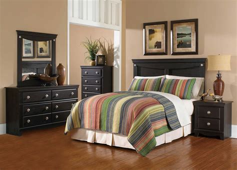 Global Furniture USA Taylor Bedroom Set - Engineered Wood/Wooly Pecan Graining Laminate - Dark ...