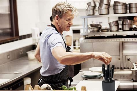 [KM1] Royal Doulton Gordon Ramsay 6 Piece Knife Block Set, Black 4.3" Filament Block, 8" Chef ...