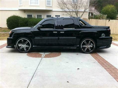 2003 CHEVROLET AVALANCHE CUSTOM PICKUP - Side Profile - 117782