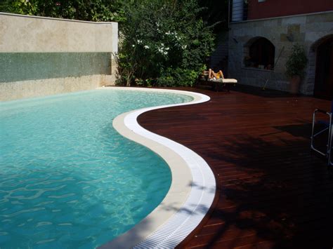 Hardwood Decking In Italy by Gio Speedy - Decking Network