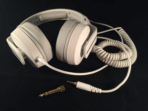 Pioneer HDJ-700 Headphones Review // TechNuovo.com