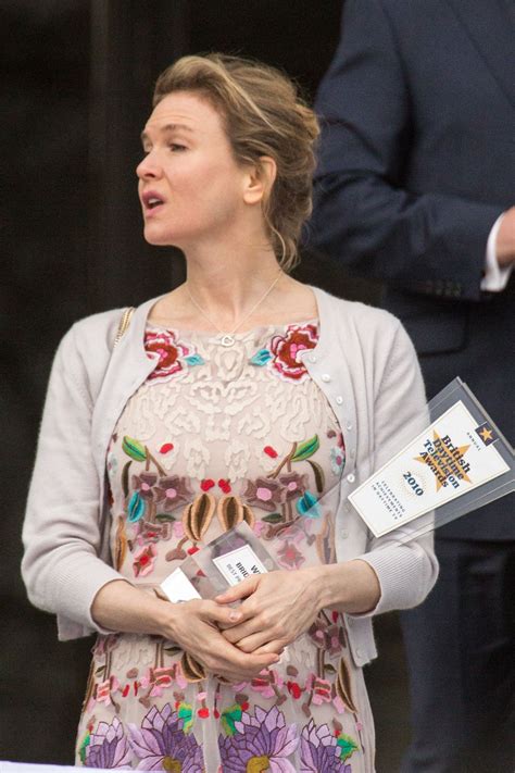 RENeE ZELLWEGER on the Set of Bridget Jones’ Diary 3 in London 12/20 ...