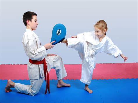 Martial Arts For Kids: Top 6 Health Benefits - Boldsky.com