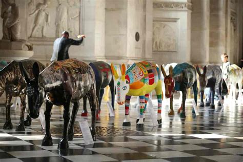 Painted Donkeys Arrive to St. Paul's Cathedral » GagDaily News