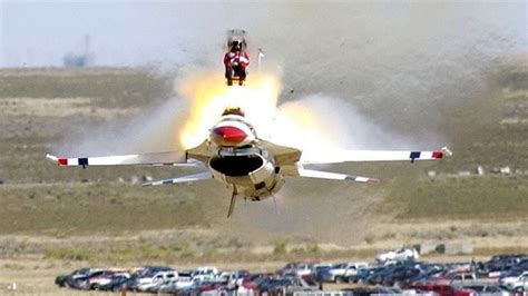 5 Pilots Who Ejected at The Last Second (Ejecting From Fighter Jet) - Go IT