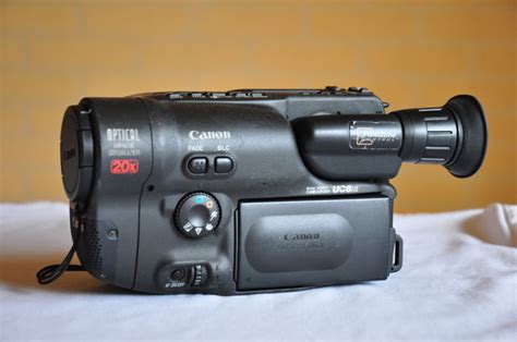 Canon Hi8 camcorder UC8HiE with accessories. - Catawiki