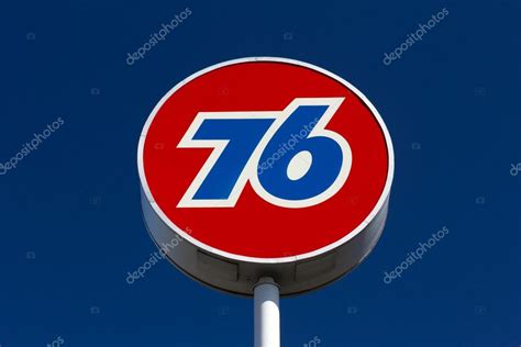 Union 76 Gas Station Sign – Stock Editorial Photo © wolterke #46982375