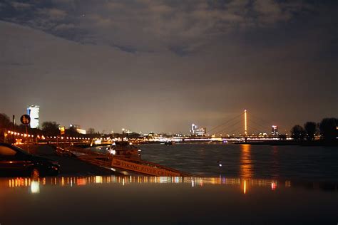 Urban Research: Skyline photos of Düsseldorf, Germany