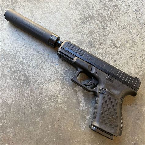 GLOCK 44 .22 caliber pistol, threaded barrel package. 3X magazines ...