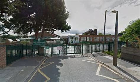 Hurst Primary School - Opening Times, Contacts - Primary school in London