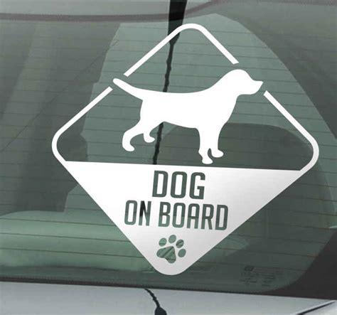 Dog on board car text and dog sticker - TenStickers