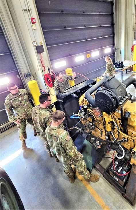 Fort McCoy’s RTS-Maintenance facility trains Soldiers for 91L MOS ...