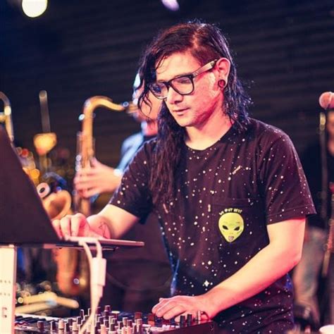 Skrillex(Sonny John Moore) Bio, Affair, Single, Net Worth, Ethnicity, Wiki