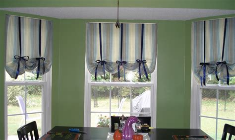 ellebeeTee Originals: the series continues: kitchen curtains