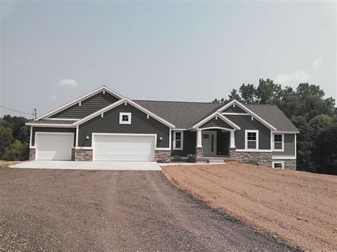 Slate Gray Siding #dreamhouseexterior | Ranch house exterior, Gray ...