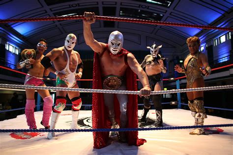 Lucha libre: Flamboyant masked Mexican wrestlers perform in London [Photos]